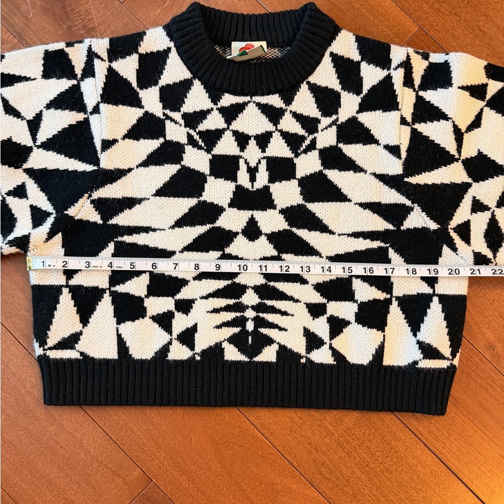 NWOT Farm Rio Geometric Black and Cream Sweater - Picture 5 of 5